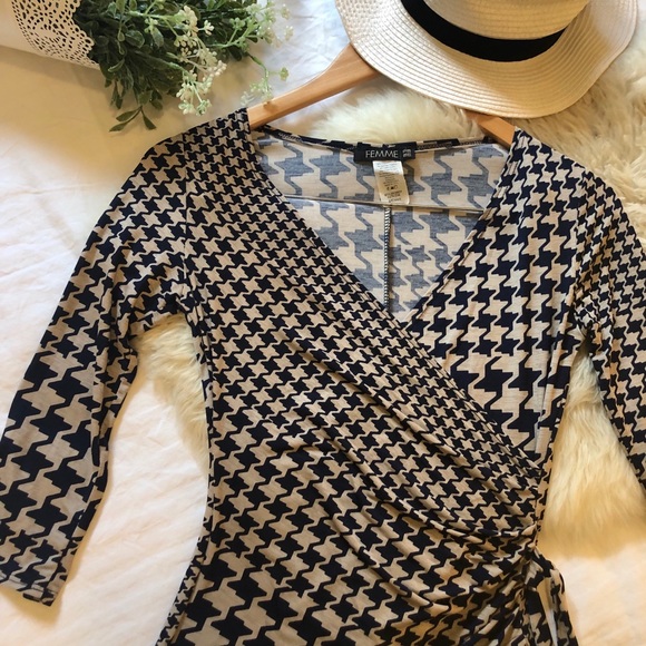 Dresses & Skirts - ❤️ 3/$30 FEMME houndstooth faux wrap dress!